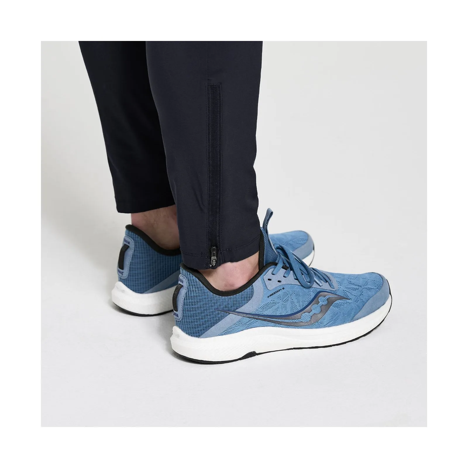 Чоловічі спортивні штани Saucony Boston Woven