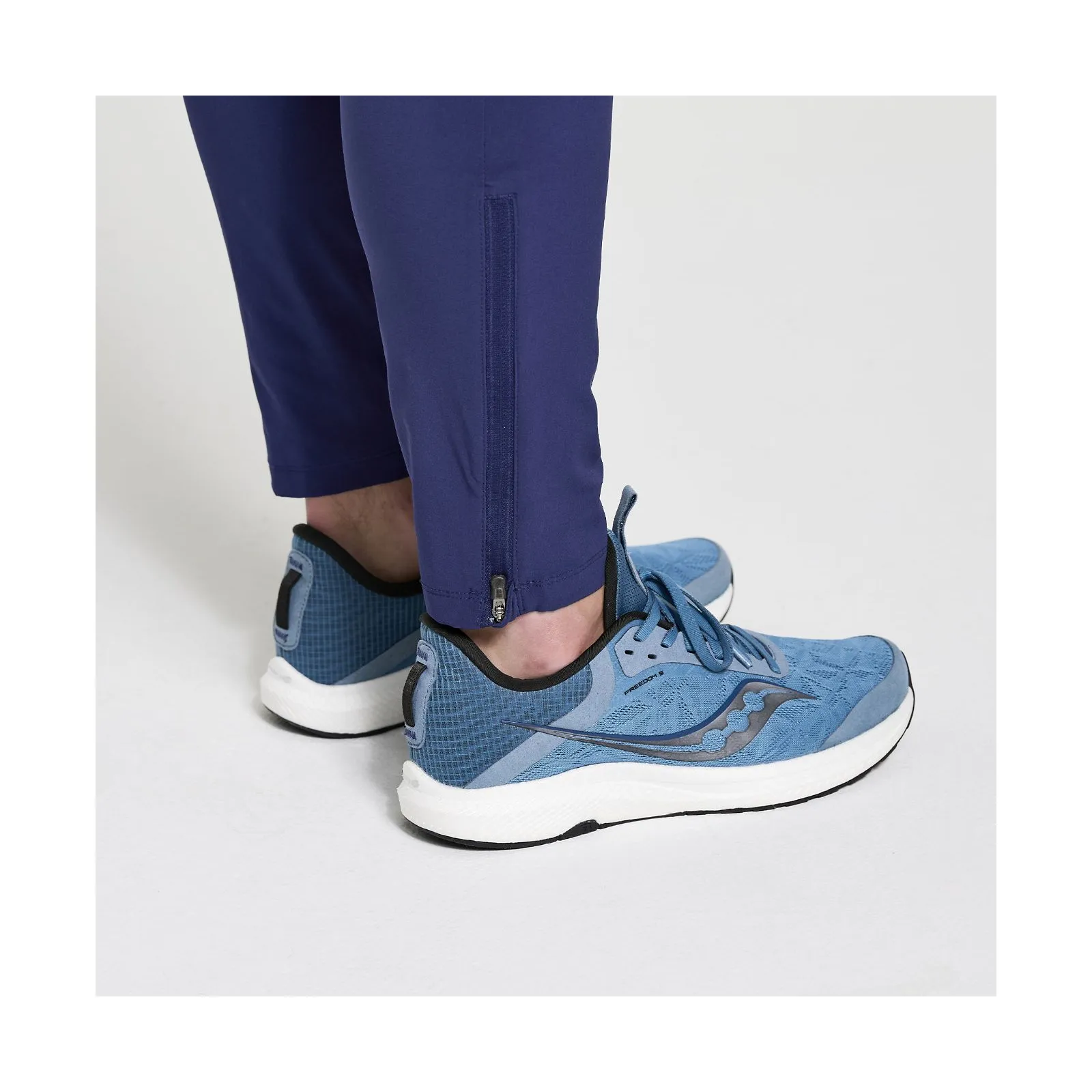 Чоловічі спортивні штани Saucony Boston Woven