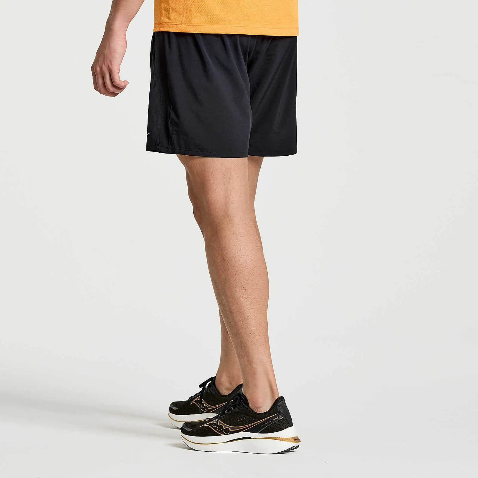 Чоловічі шорти Saucony OUTPACE 7 SHORT