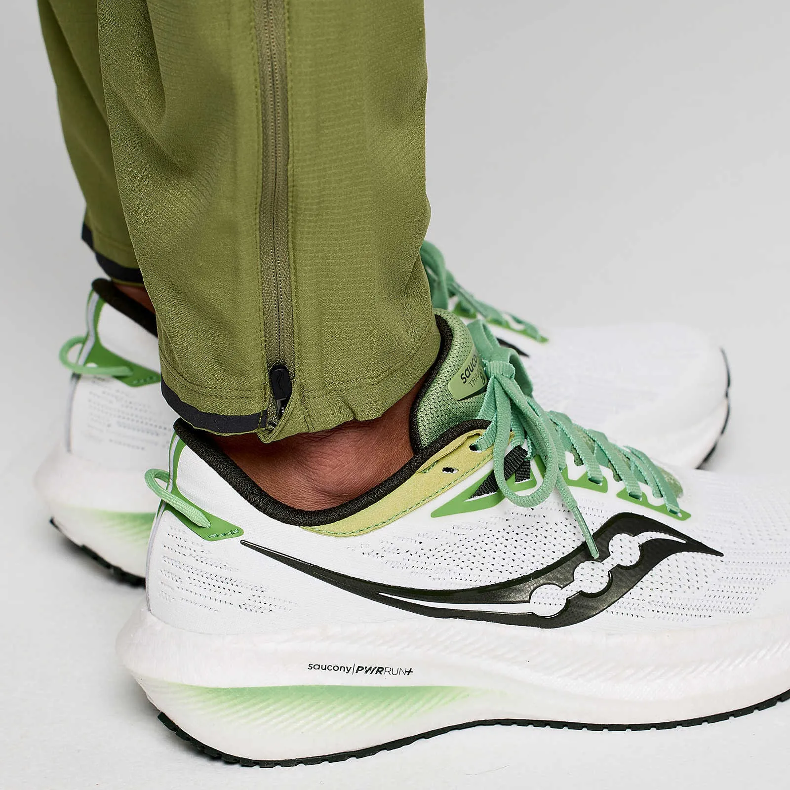 Чоловічі спортивні штани Saucony BOSTON WOVEN PANT
