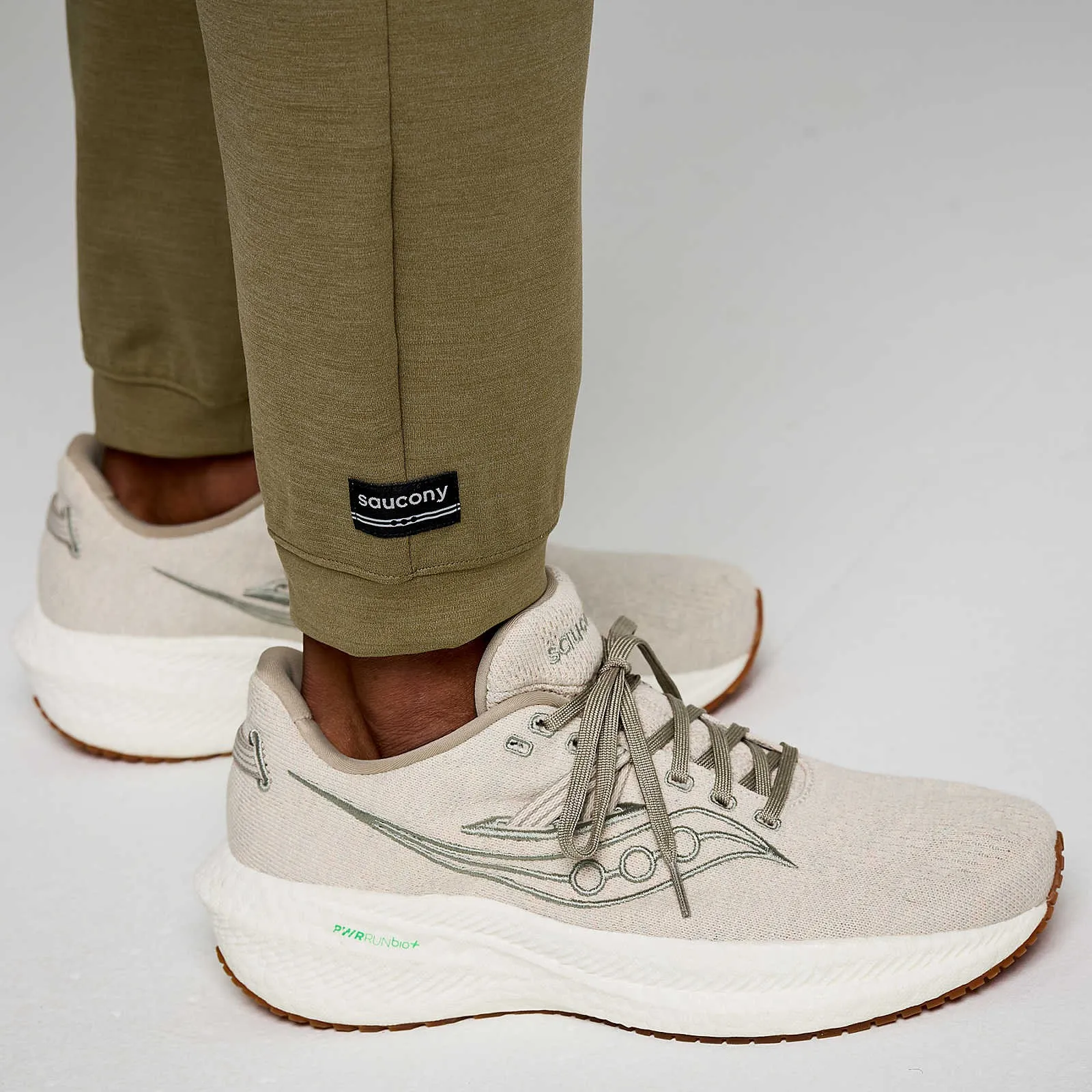 Чоловічі спортивні штани Saucony SOLSTICE JOGGER