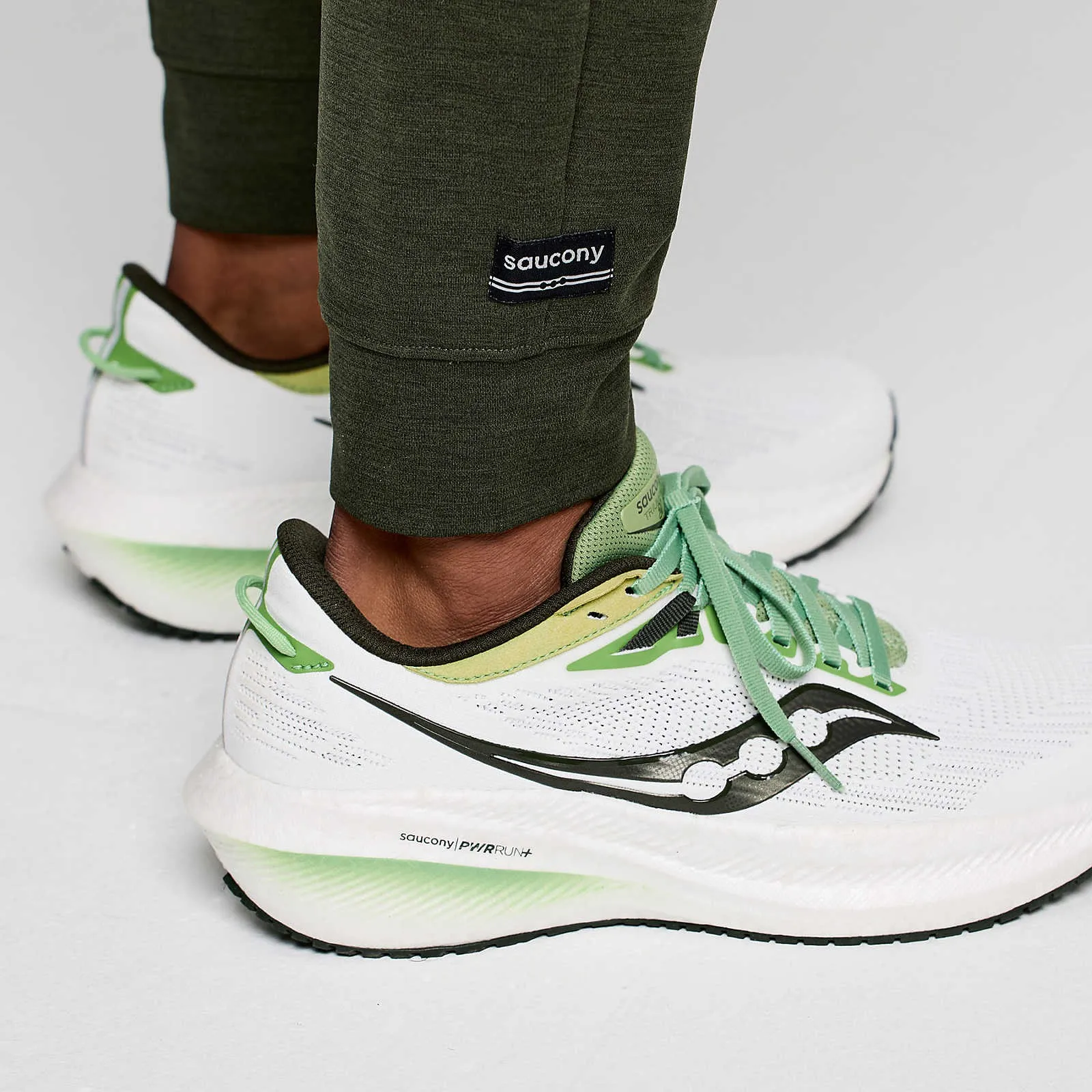 Чоловічі спортивні штани Saucony SOLSTICE JOGGER