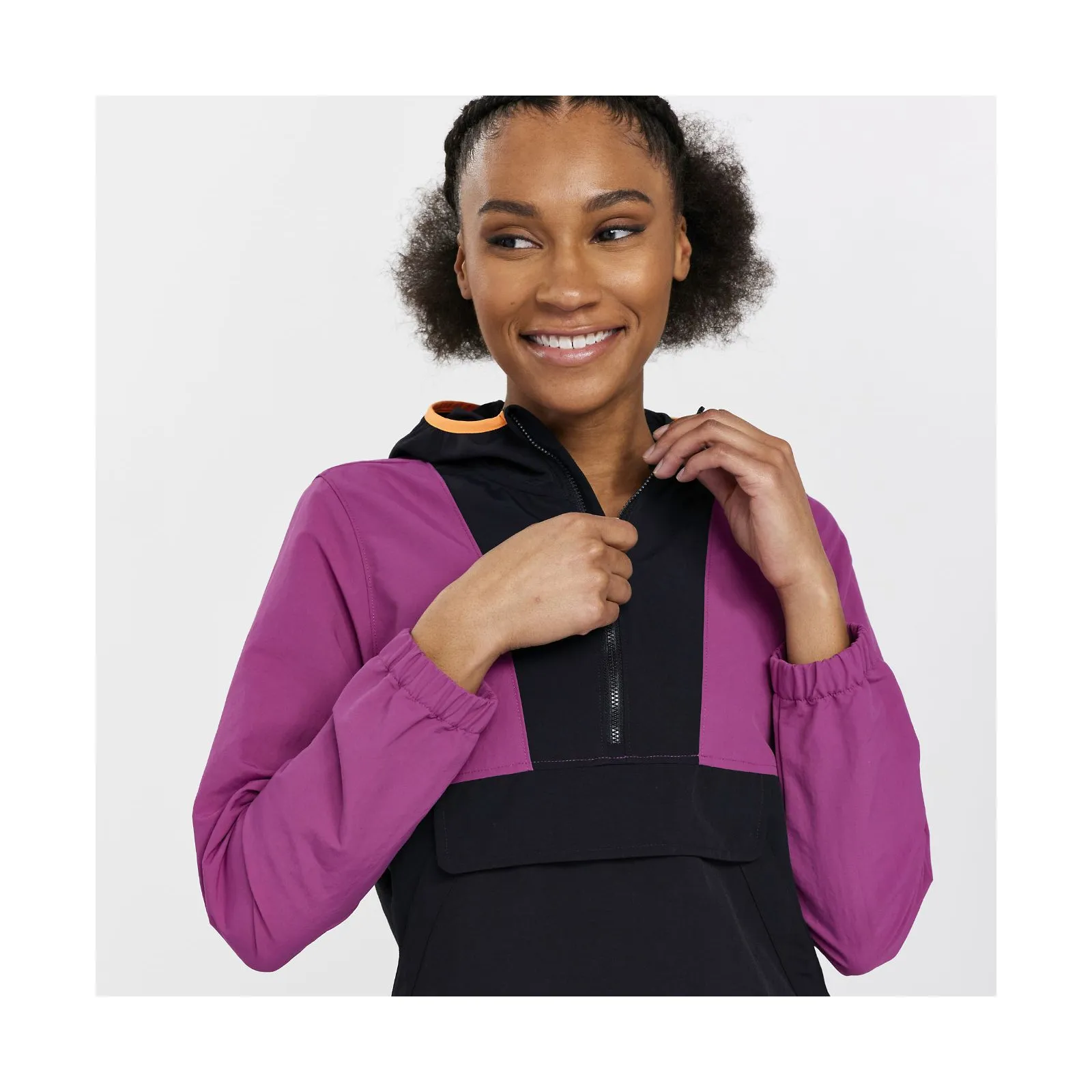 Жіноча вітрівка Saucony Track Anorak