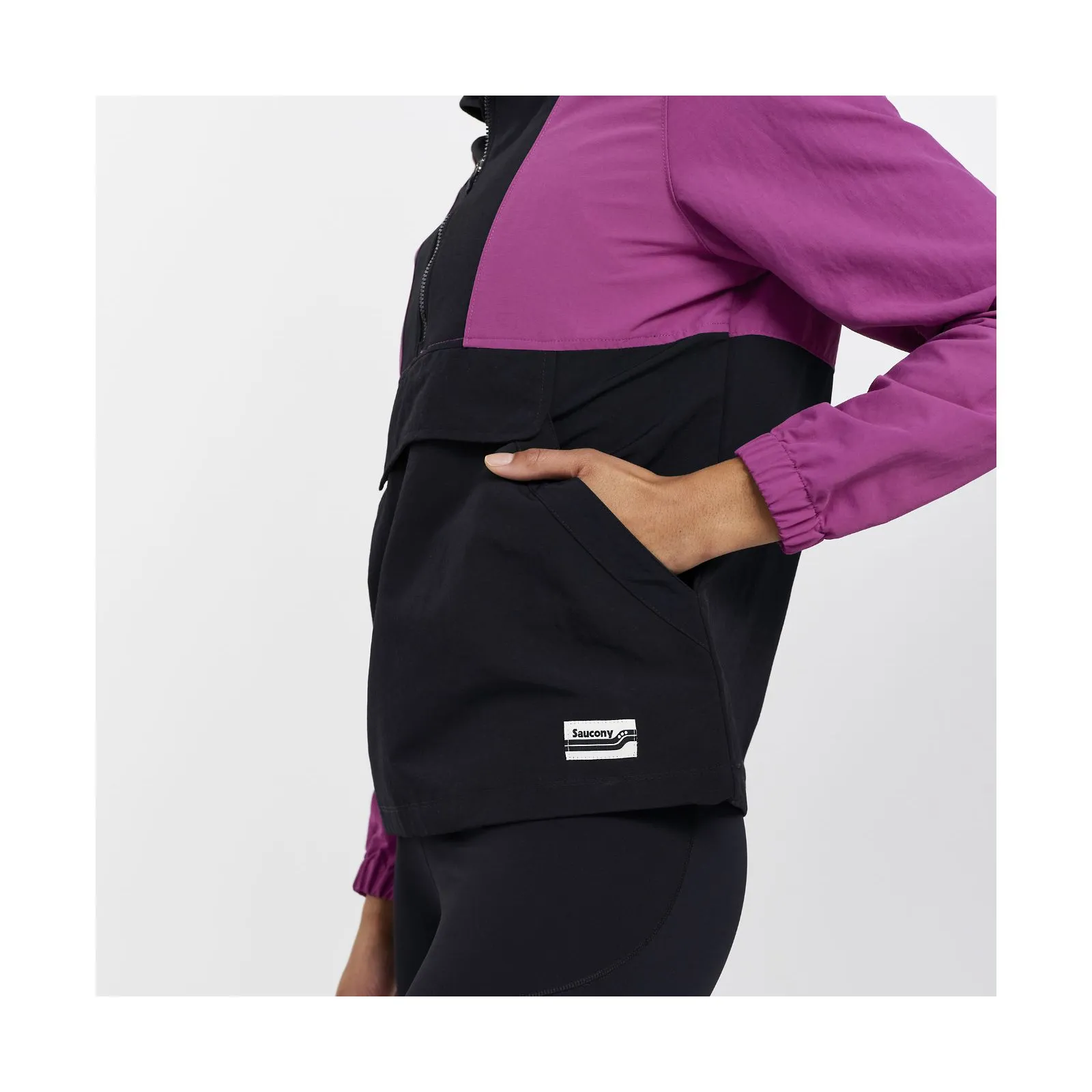 Жіноча вітрівка Saucony Track Anorak