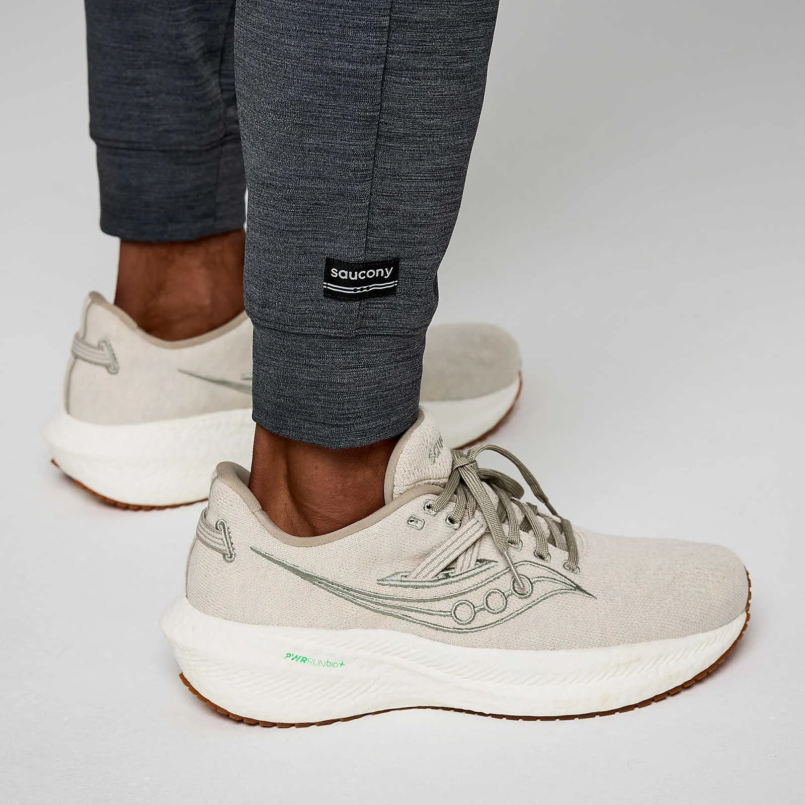 Чоловічі спортивні штани Saucony SOLSTICE JOGGER