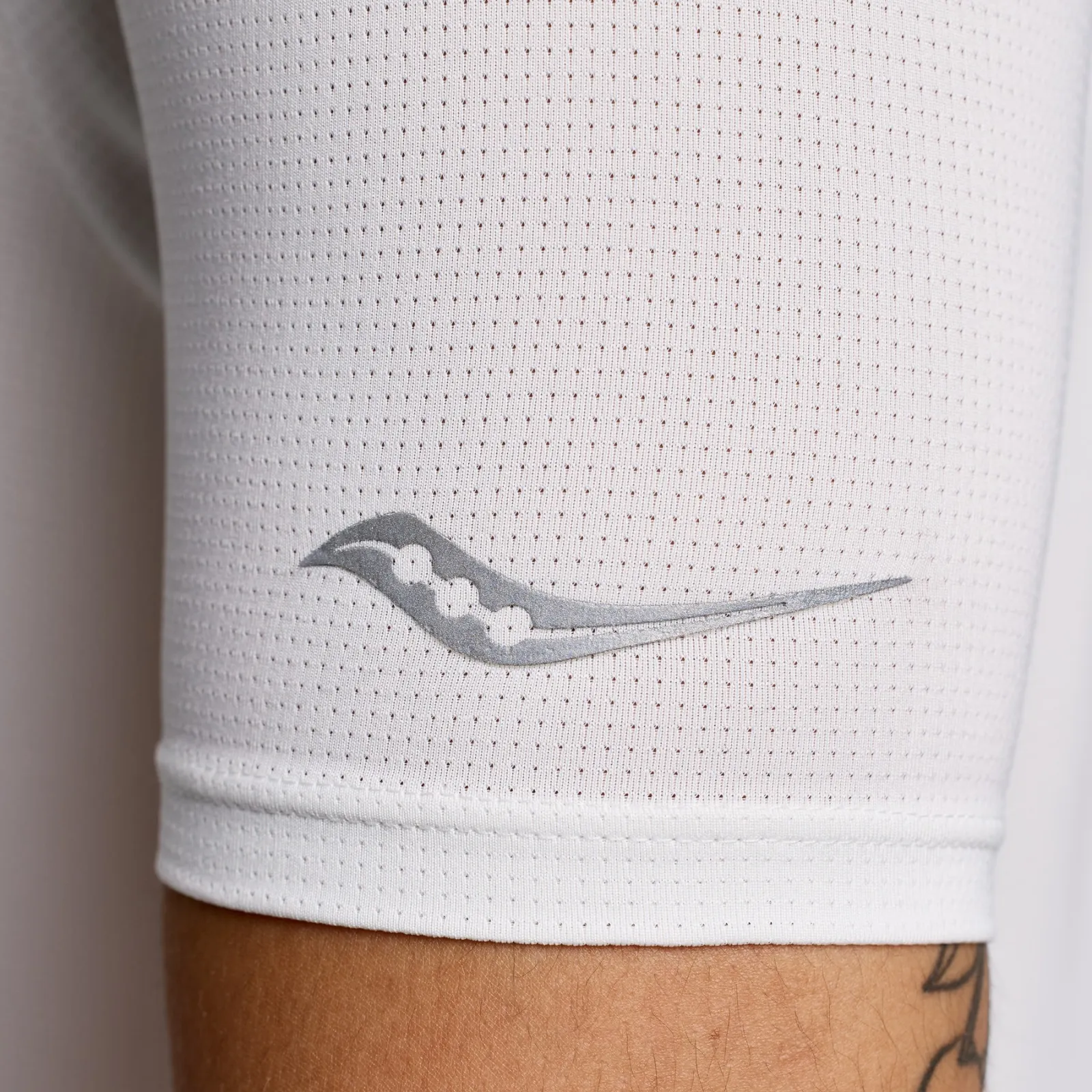 Жіноча футболка  Saucony STOPWATCH SHORT SLEEVE