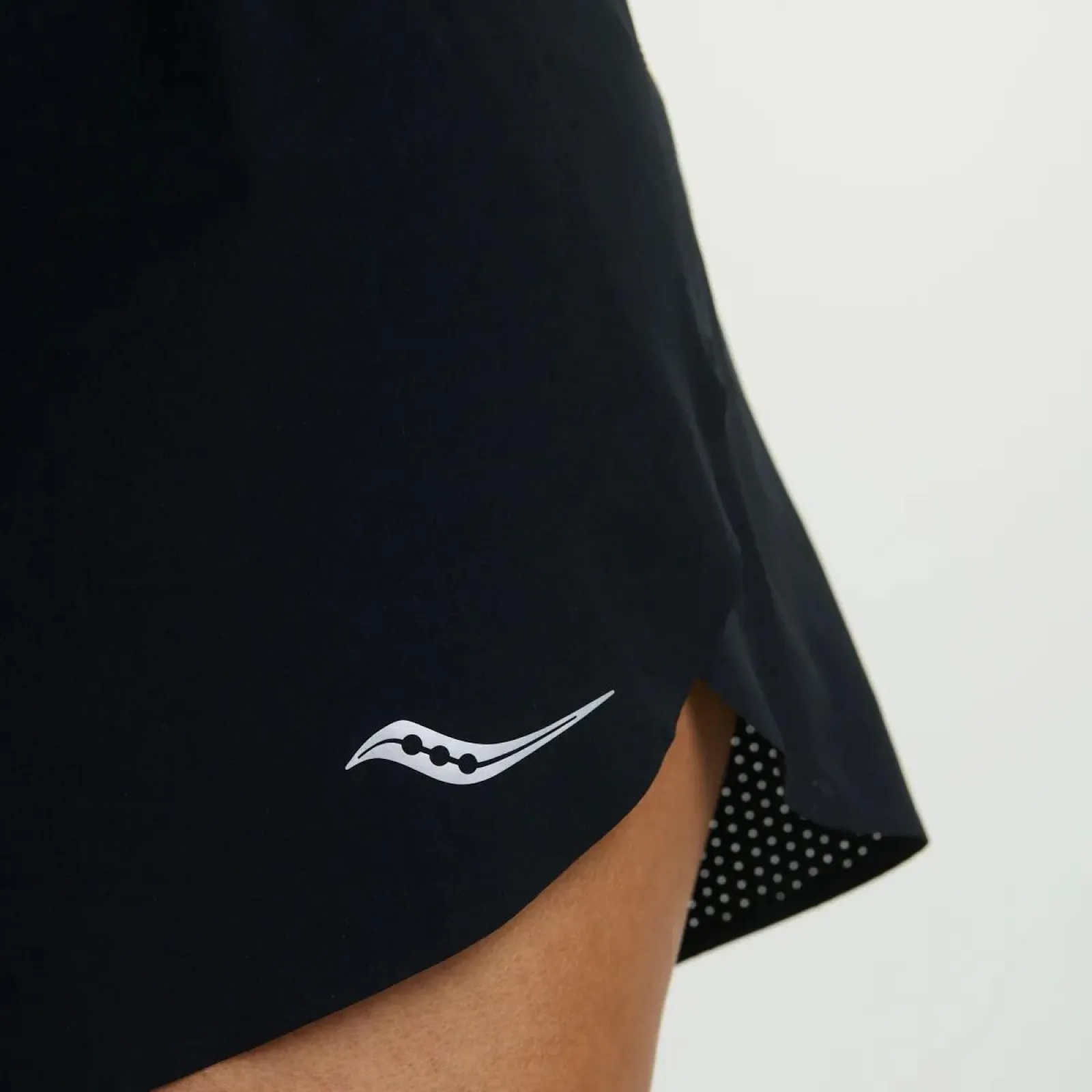 Жіночі шорти Saucony ENDORPHIN SPLIT SHORT